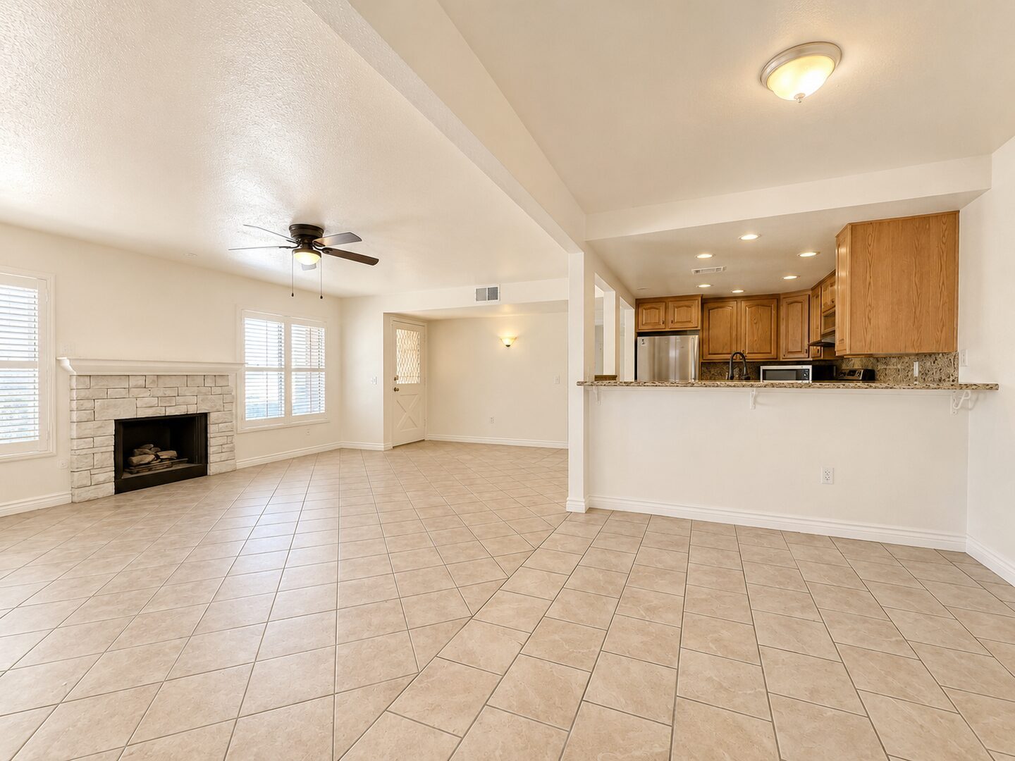 612 S Santa Fe St. #1 - Hemet - California - 2 bed, 2 bath rental property