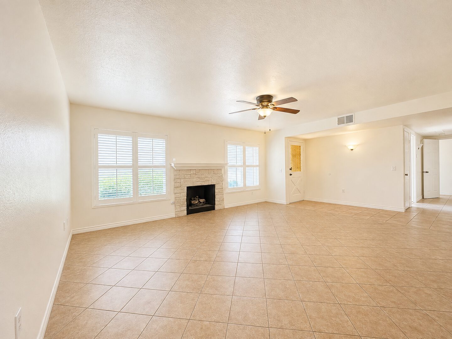 612 S Santa Fe St. #1 - Hemet - California - 2 bed, 2 bath rental property