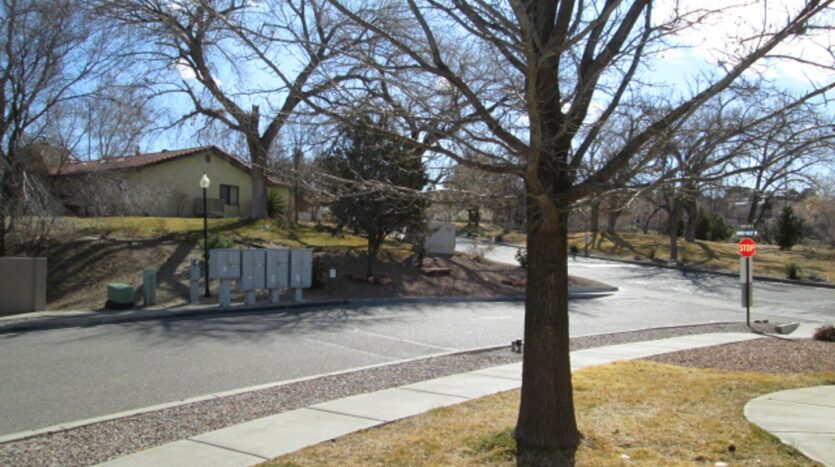647 Granite Point Trl. SE - Albuquerque - New Mexico - 3 bed, 2 bath rental property