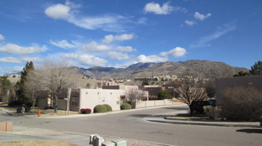 647 Granite Point Trl. SE - Albuquerque - New Mexico - 3 bed, 2 bath rental property