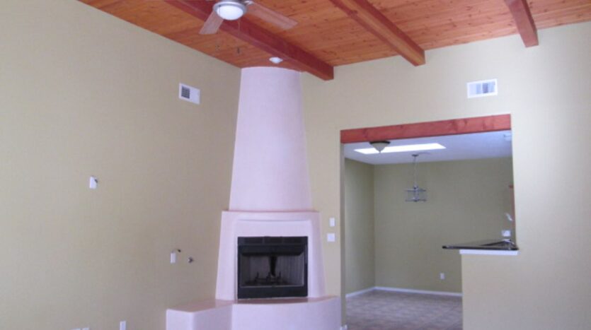 647 Granite Point Trl. SE - Albuquerque - New Mexico - 3 bed, 2 bath rental property