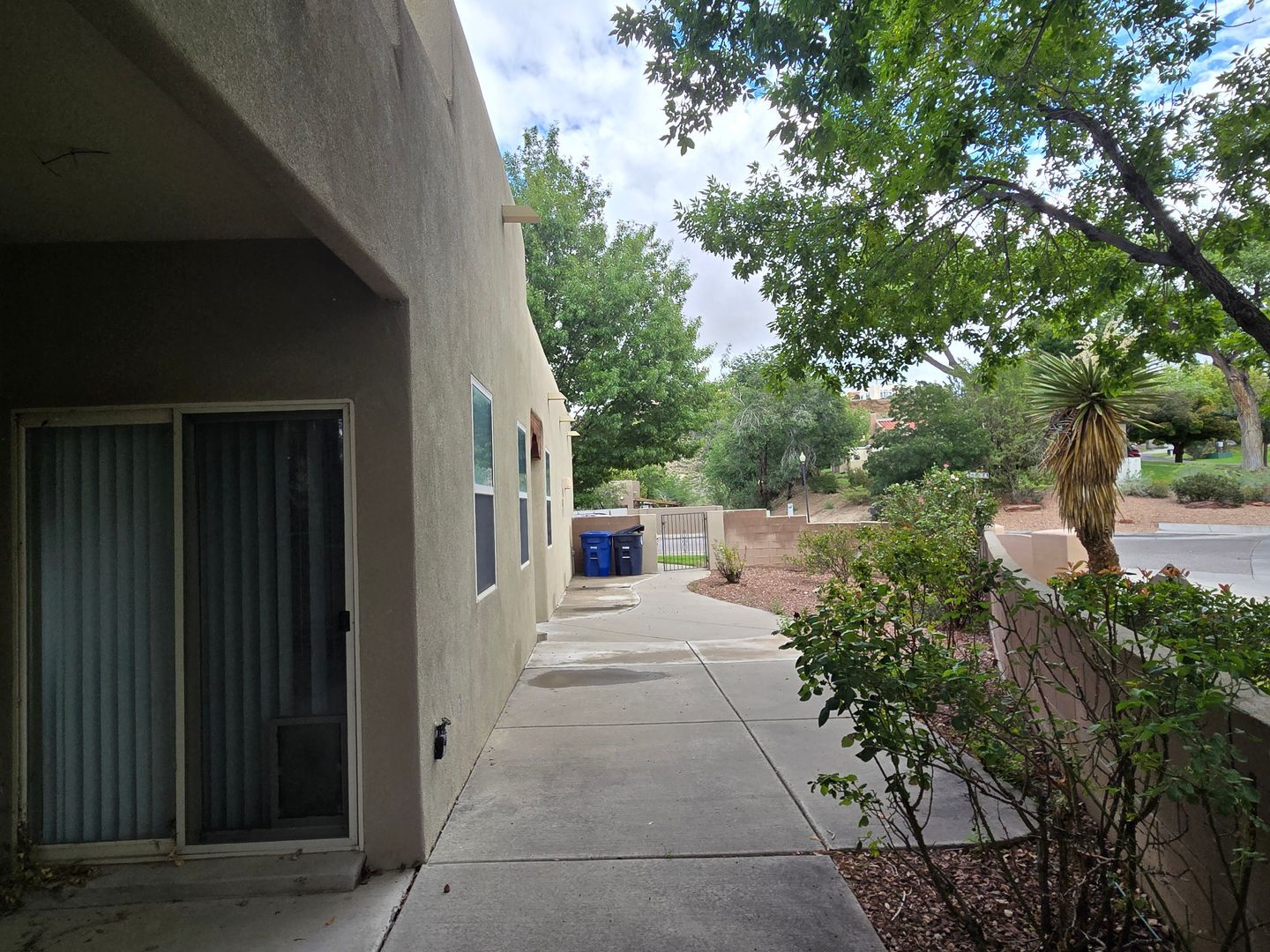 647 Granite Point Trl. SE - Albuquerque - New Mexico - 3 bed, 2 bath rental property