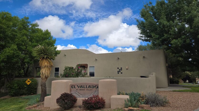 647 Granite Point Trl. SE - Albuquerque - New Mexico - 3 bed, 2 bath rental property