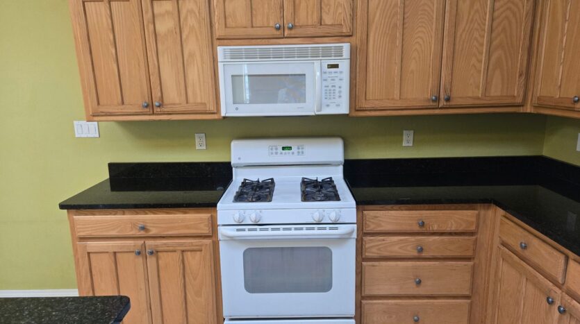 647 Granite Point Trl. SE - Albuquerque - New Mexico - 3 bed, 2 bath rental property