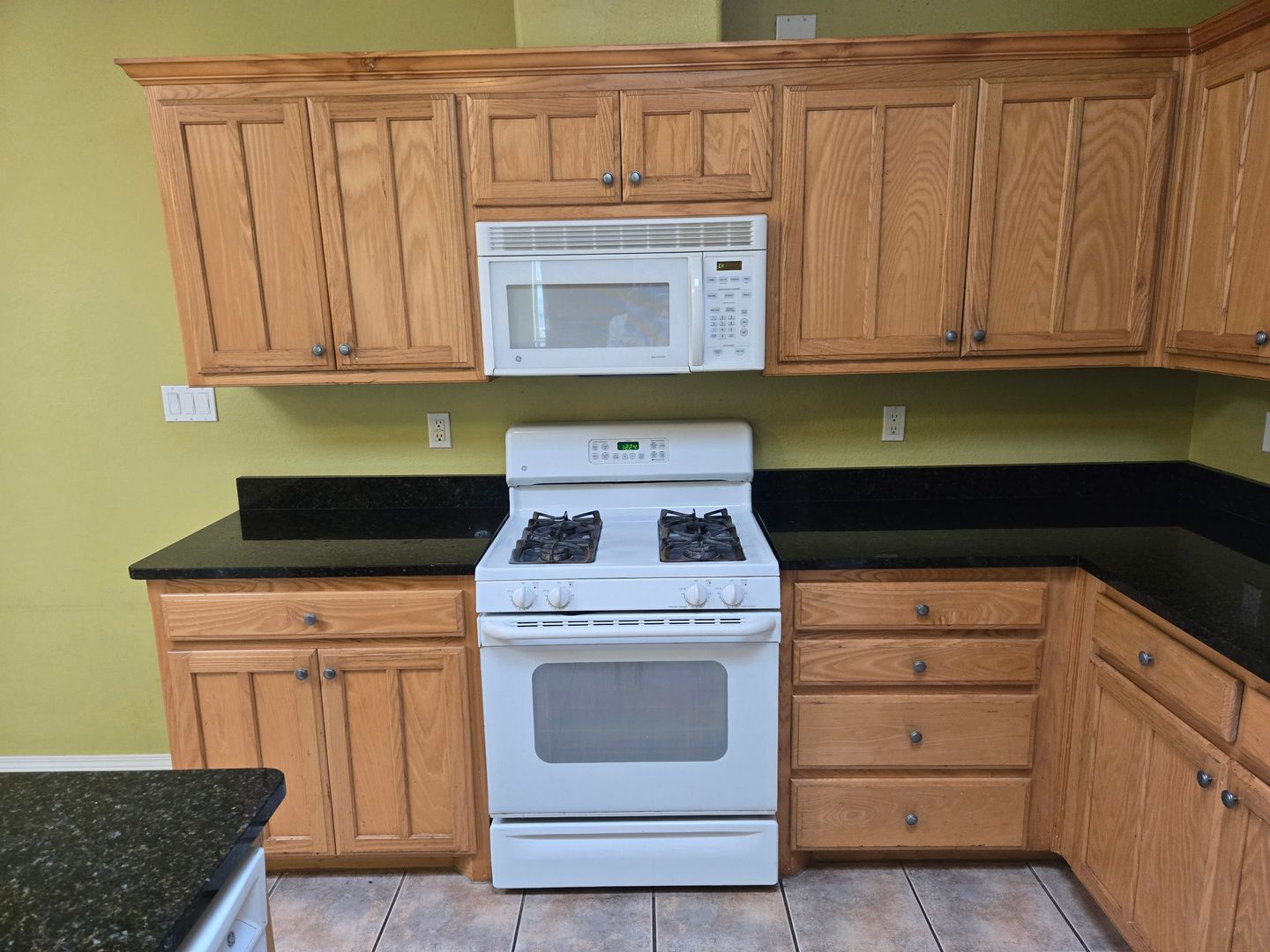 647 Granite Point Trl. SE - Albuquerque - New Mexico - 3 bed, 2 bath rental property