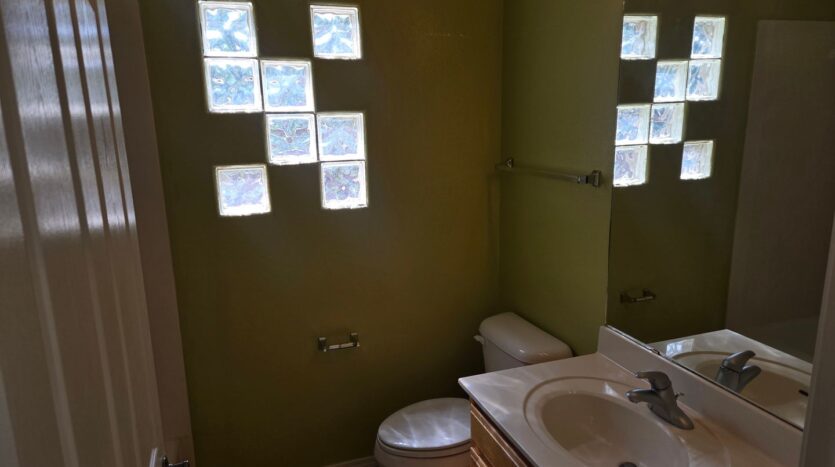 647 Granite Point Trl. SE - Albuquerque - New Mexico - 3 bed, 2 bath rental property