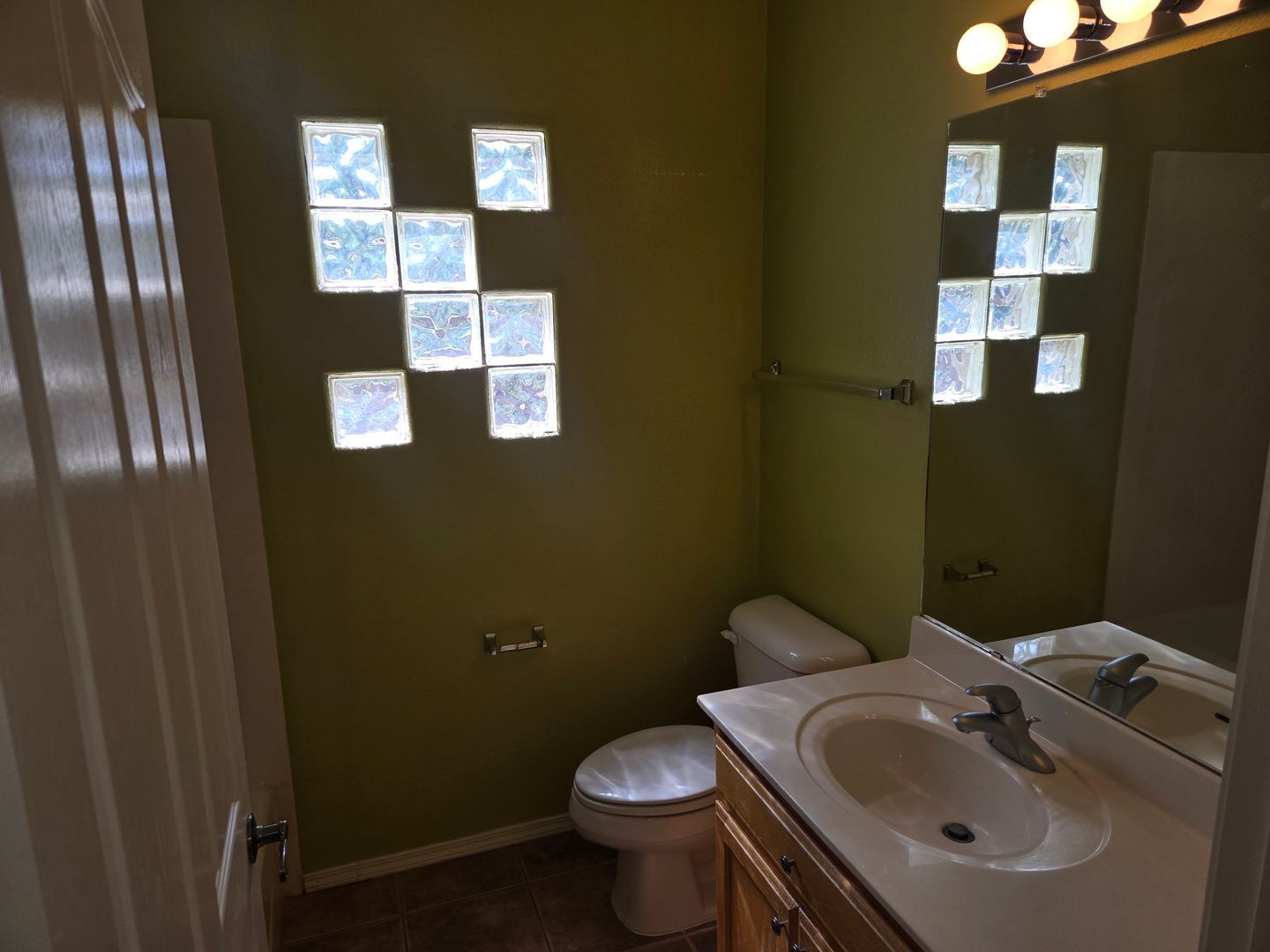 647 Granite Point Trl. SE - Albuquerque - New Mexico - 3 bed, 2 bath rental property