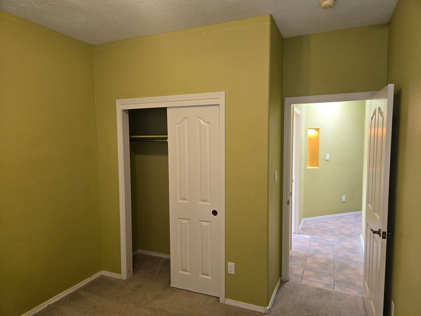 647 Granite Point Trl. SE - Albuquerque - New Mexico - 3 bed, 2 bath rental property