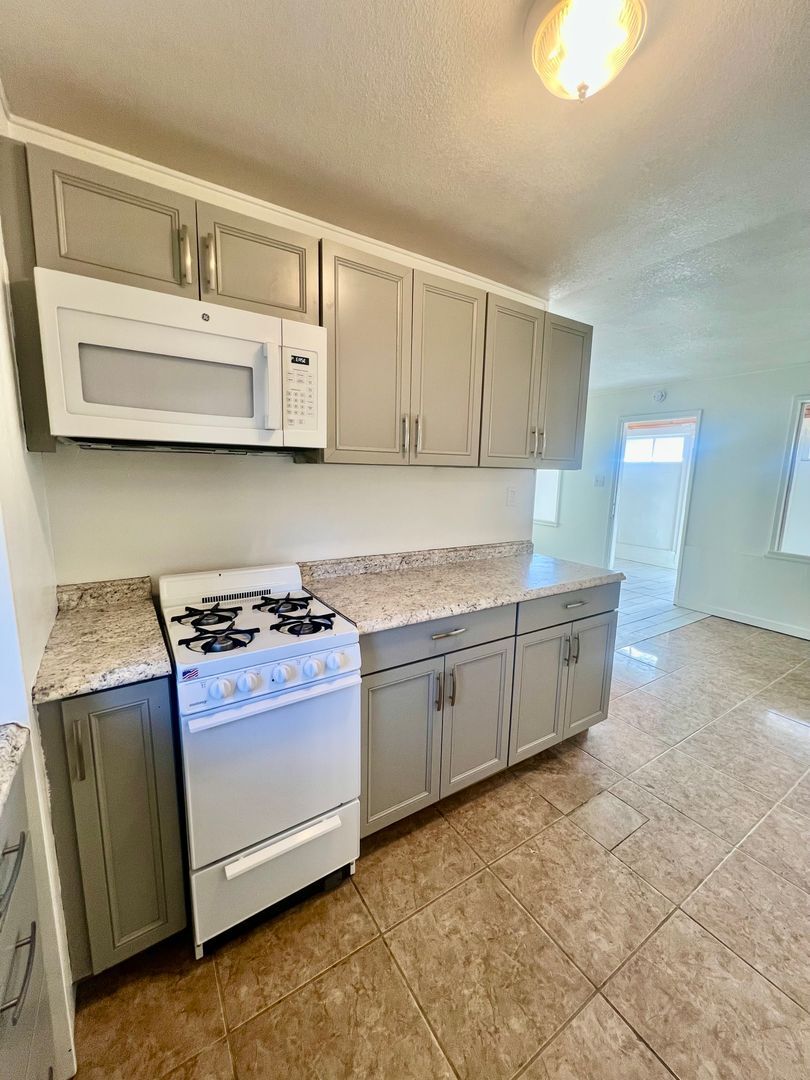 66358 7th street - 01 - Desert Hot Springs - California - 1 bed, 1 bath rental property
