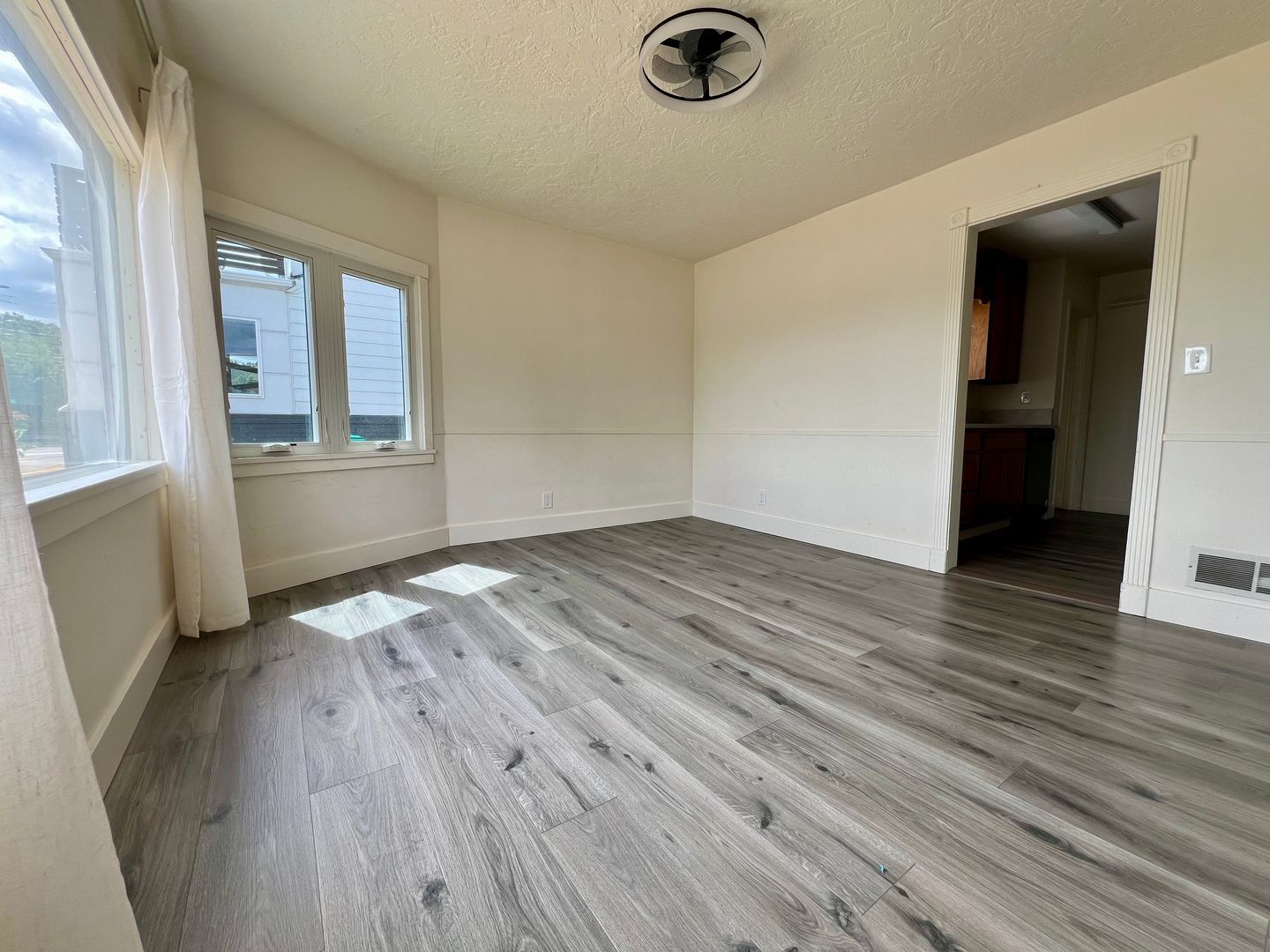 6737 N Olin Ave - Portland - Oregon - 6 bed, 3 bath rental property