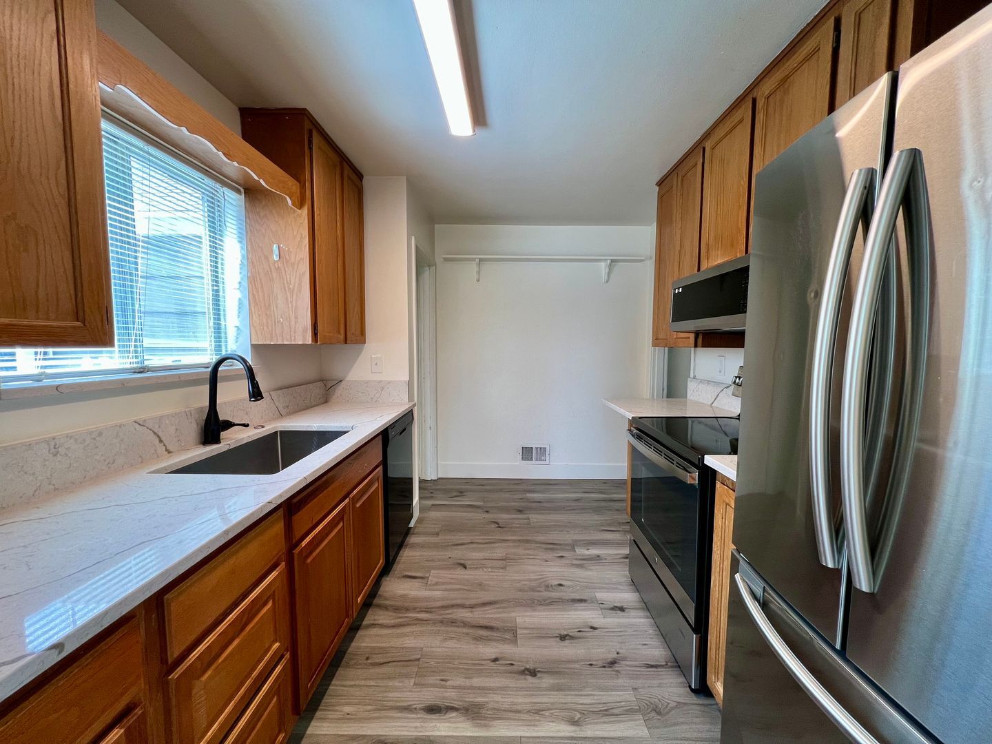 6737 N Olin Ave - Portland - Oregon - 6 bed, 3 bath rental property
