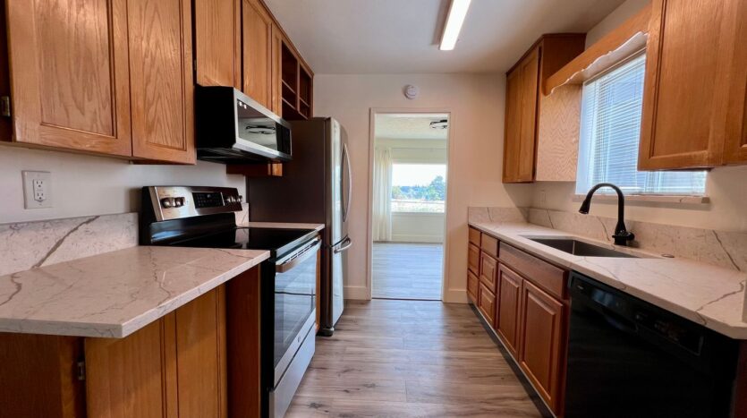 6737 N Olin Ave - Portland - Oregon - 6 bed, 3 bath rental property