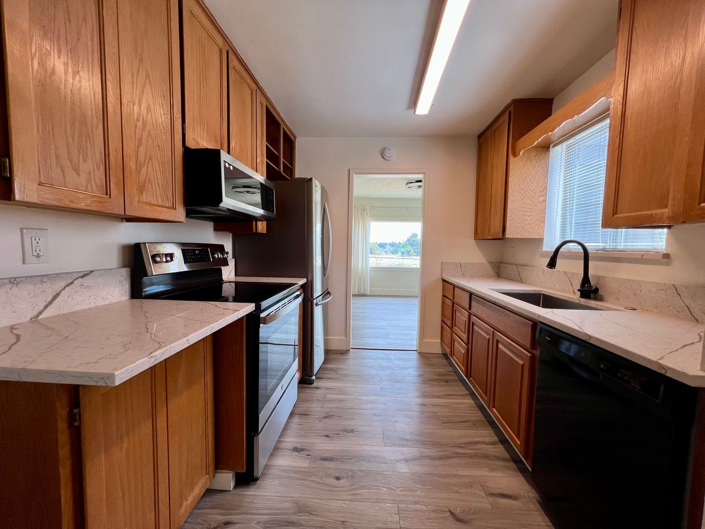 6737 N Olin Ave - Portland - Oregon - 6 bed, 3 bath rental property