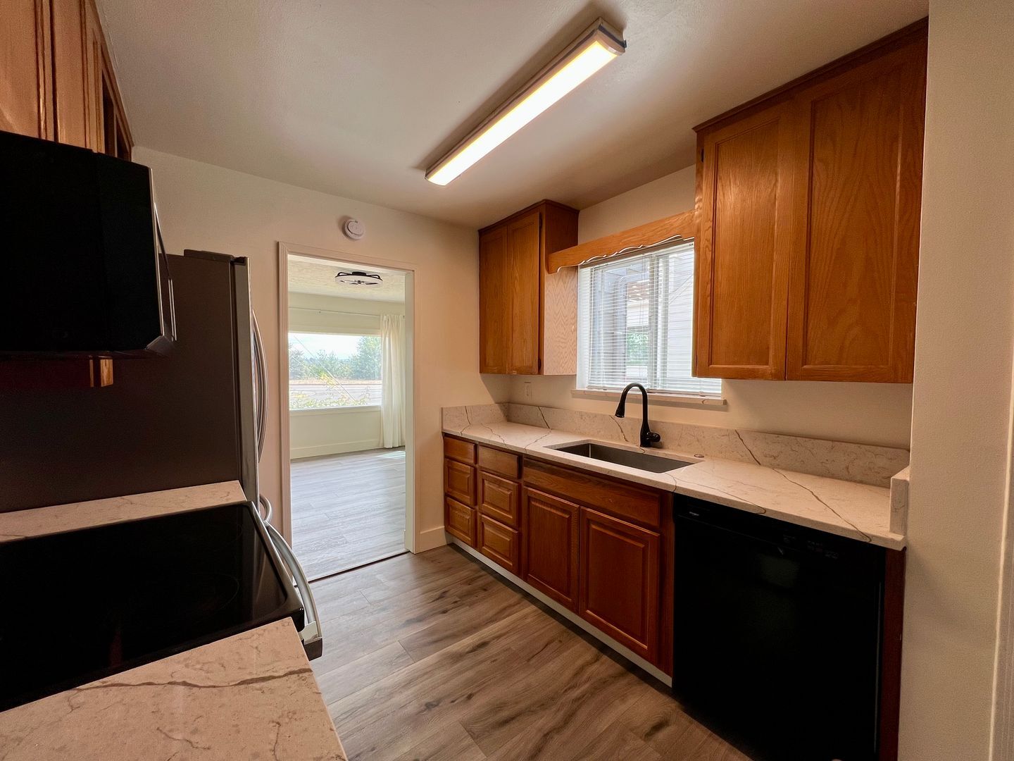 6737 N Olin Ave - Portland - Oregon - 6 bed, 3 bath rental property