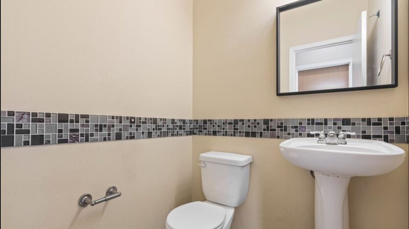 6887 41st St E - Fife - Washington - 5 bed, 2.5 bath rental property