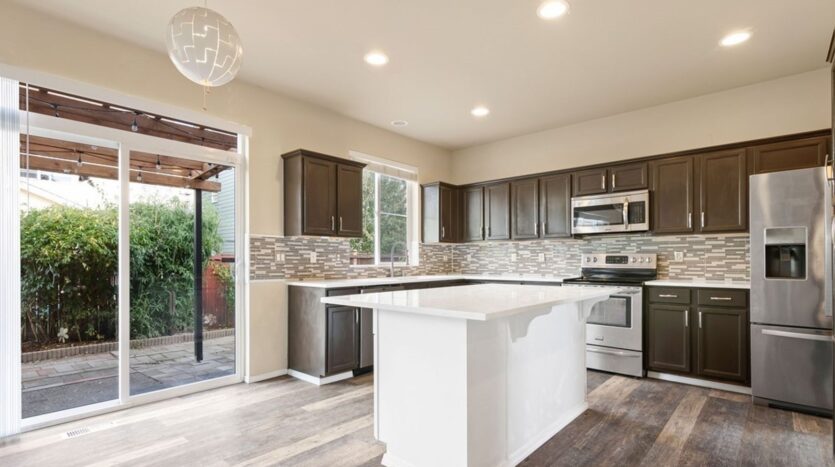 6887 41st St E - Fife - Washington - 5 bed, 2.5 bath rental property