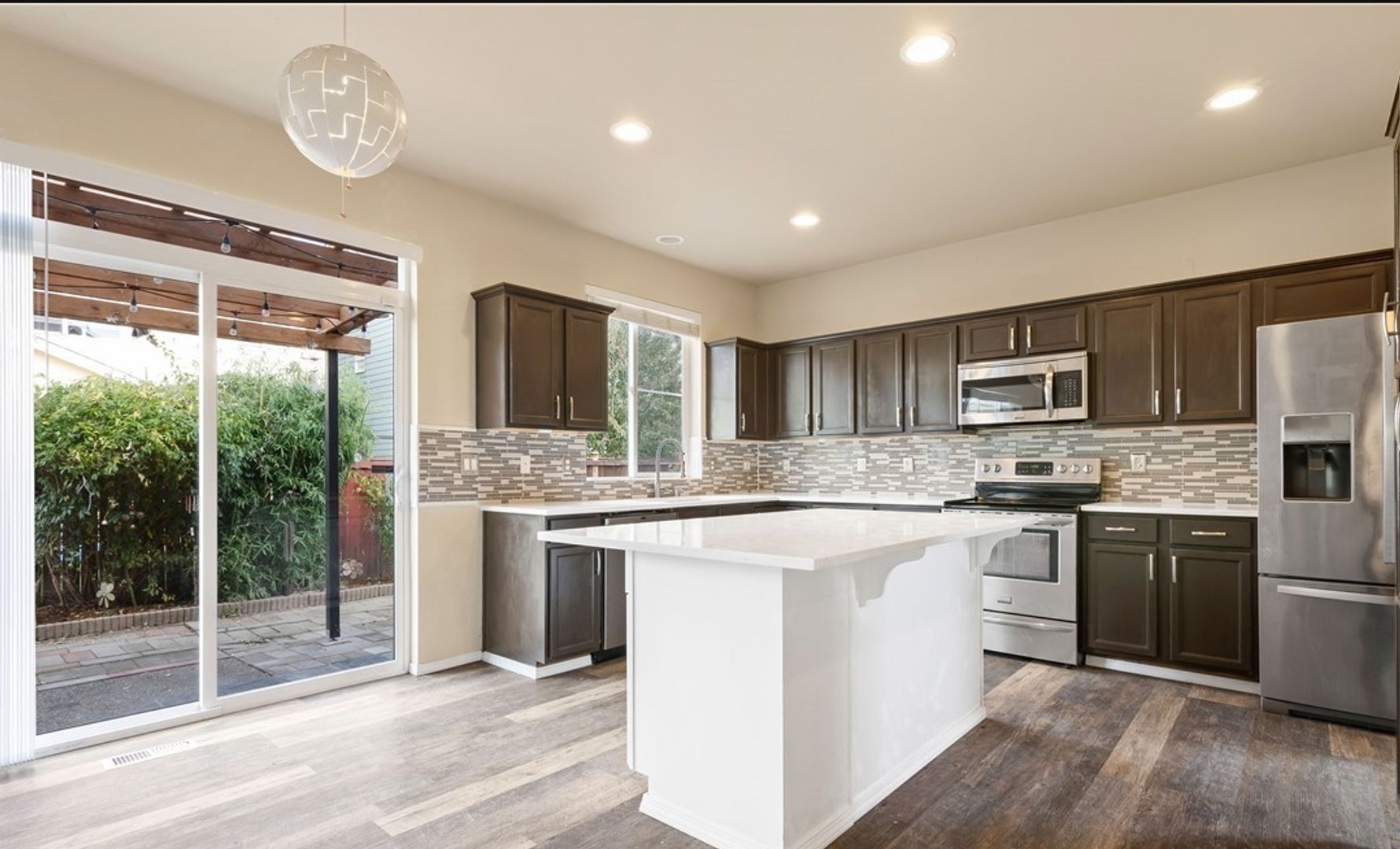 6887 41st St E - Fife - Washington - 5 bed, 2.5 bath rental property