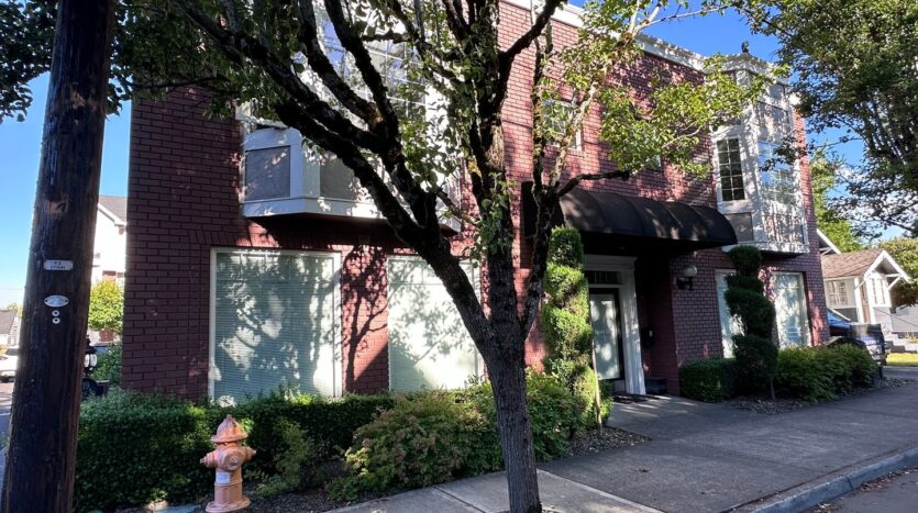 715 NE Roberts Avenue - Gresham - Oregon - 1 bed, 1 bath rental property