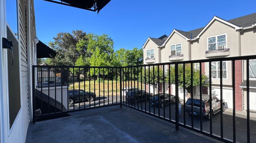 715 NE Roberts Avenue - Gresham - Oregon - 1 bed, 1 bath rental property