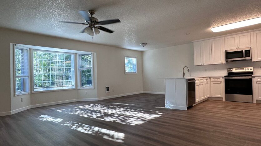 715 NE Roberts Avenue - Gresham - Oregon - 1 bed, 1 bath rental property