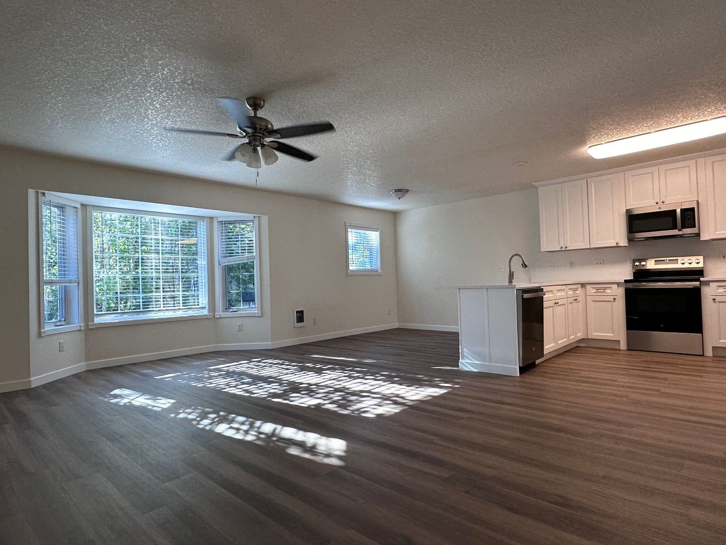715 NE Roberts Avenue - Gresham - Oregon - 1 bed, 1 bath rental property