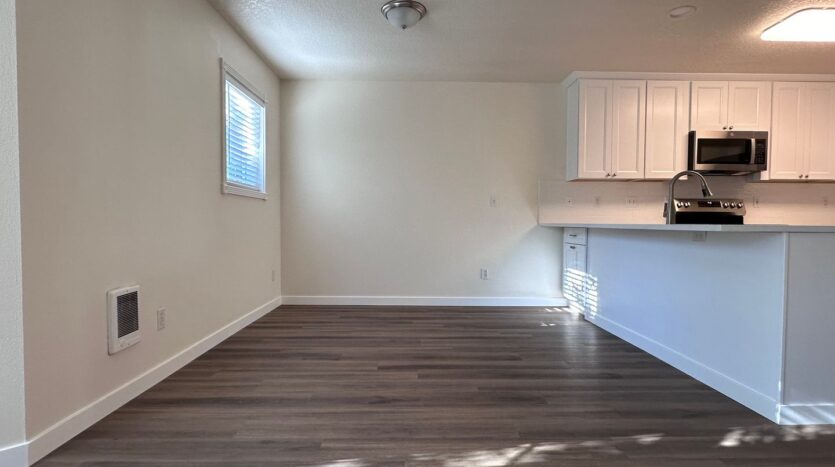 715 NE Roberts Avenue - Gresham - Oregon - 1 bed, 1 bath rental property