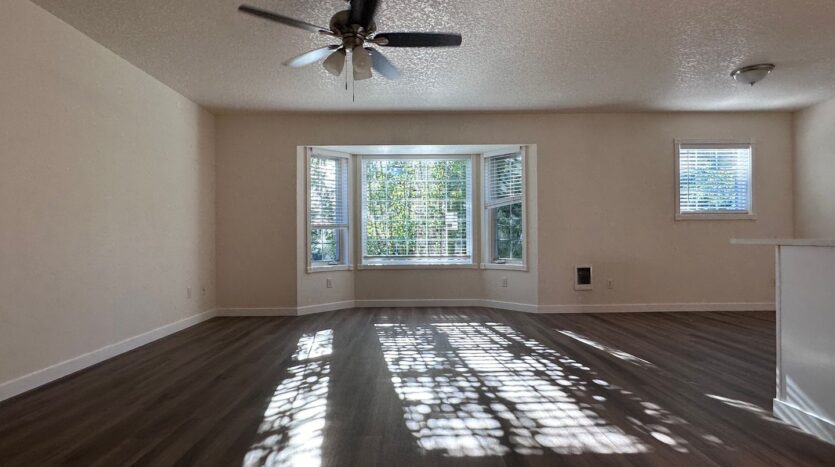 715 NE Roberts Avenue - Gresham - Oregon - 1 bed, 1 bath rental property