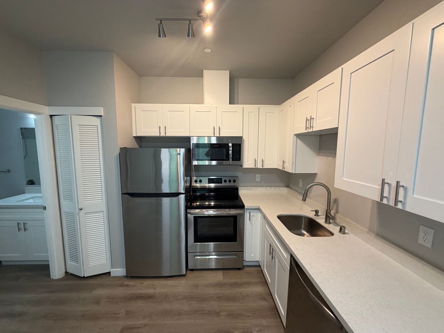 7624 Pacific Ave - Tacoma - Washington - 1 bed, 1 bath rental property