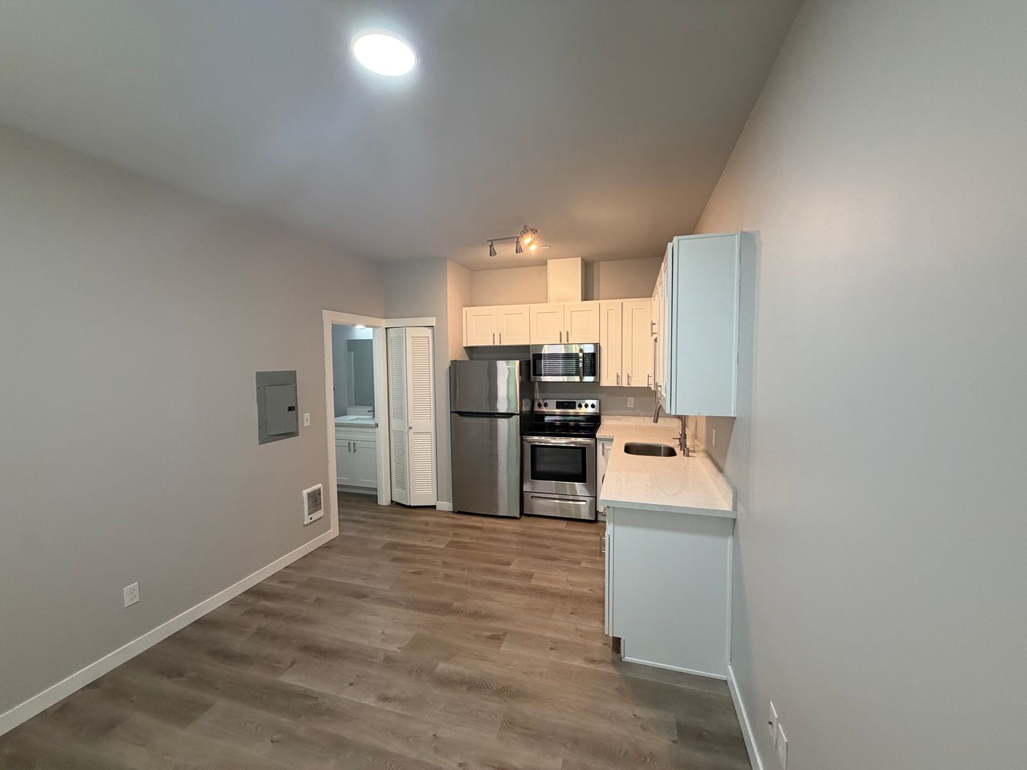 7624 Pacific Ave - Tacoma - Washington - 1 bed, 1 bath rental property