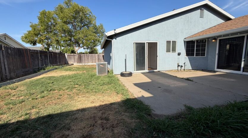 8267 Moorhaven Way  - Sacramento - California - 4 bed, 2 bath rental property
