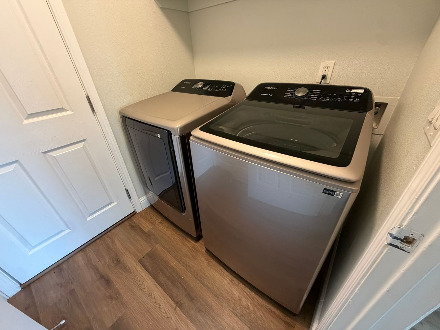 8267 Moorhaven Way  - Sacramento - California - 4 bed, 2 bath rental property