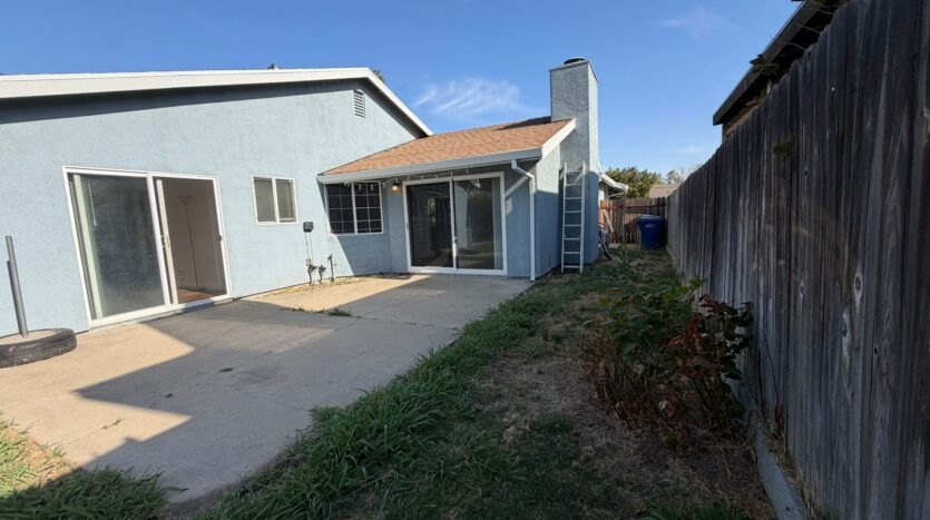 8267 Moorhaven Way  - Sacramento - California - 4 bed, 2 bath rental property