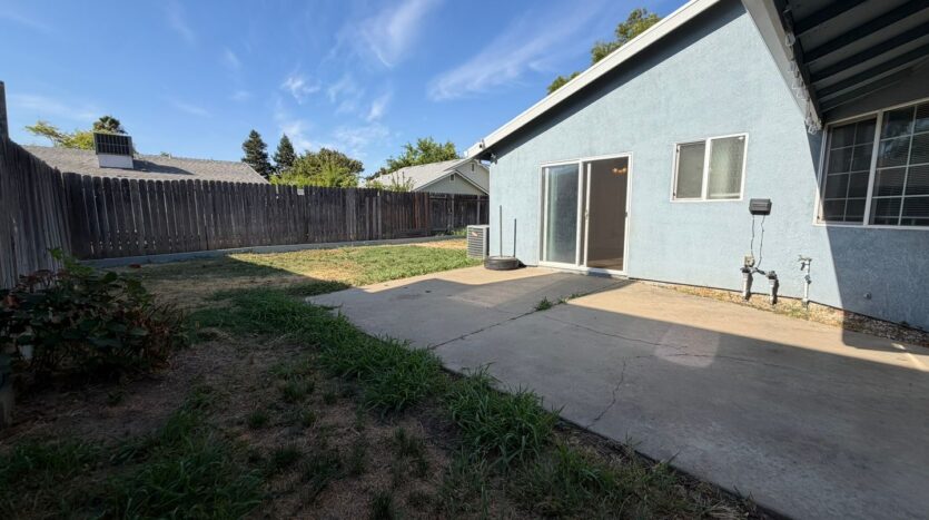 8267 Moorhaven Way  - Sacramento - California - 4 bed, 2 bath rental property