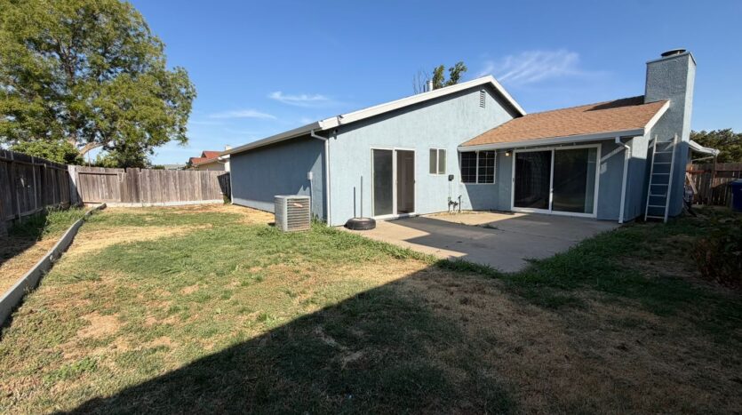 8267 Moorhaven Way  - Sacramento - California - 4 bed, 2 bath rental property
