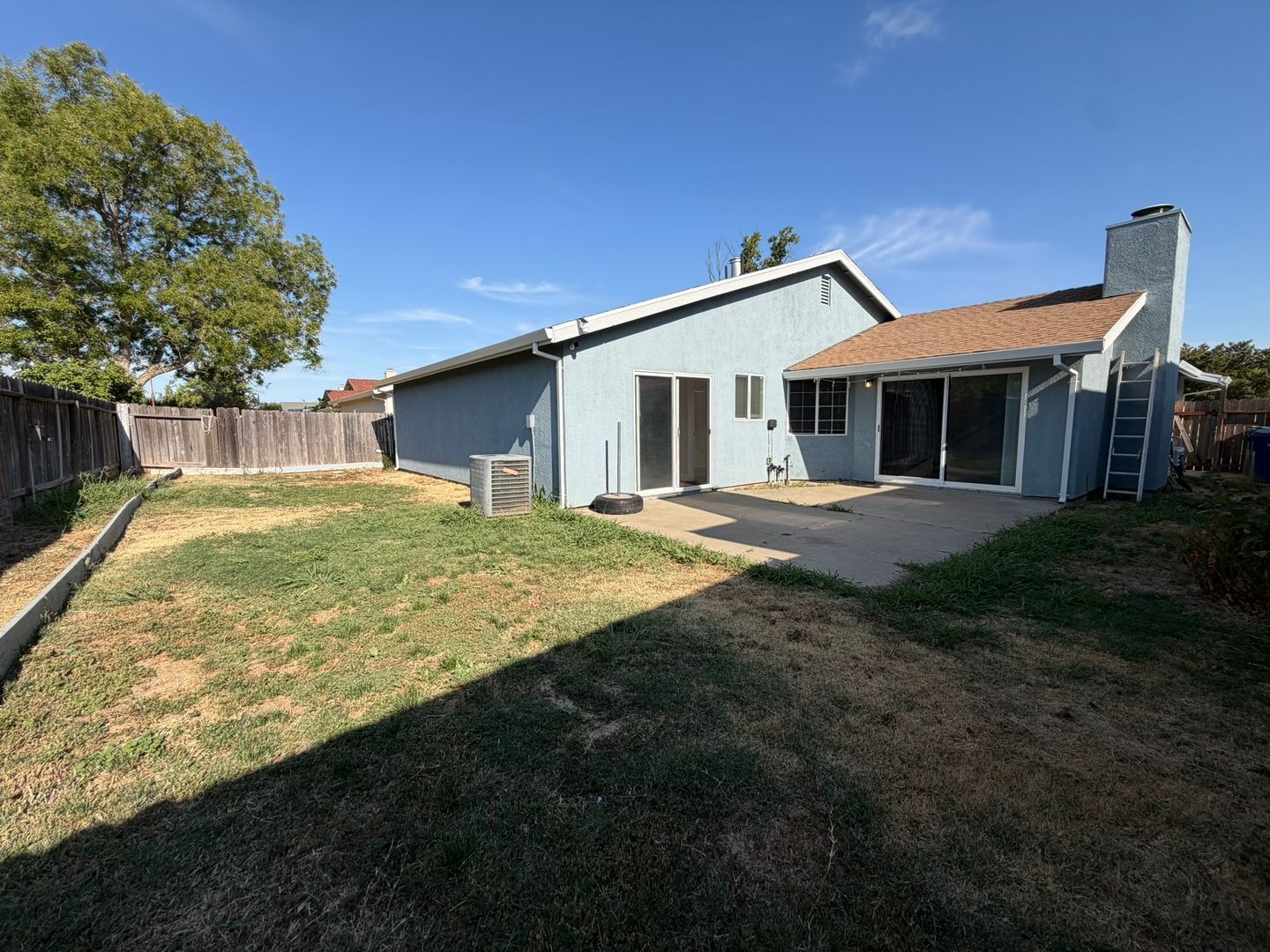 8267 Moorhaven Way  - Sacramento - California - 4 bed, 2 bath rental property