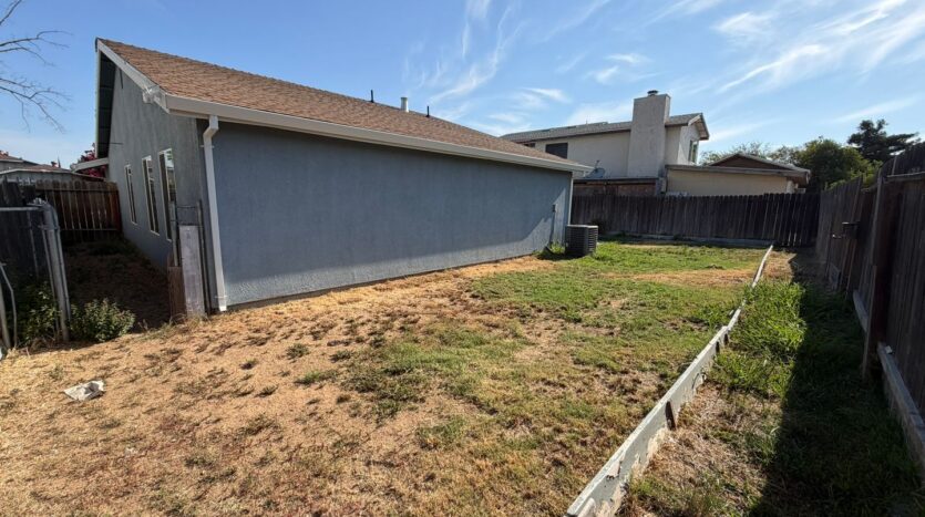 8267 Moorhaven Way  - Sacramento - California - 4 bed, 2 bath rental property