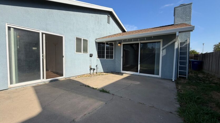 8267 Moorhaven Way  - Sacramento - California - 4 bed, 2 bath rental property