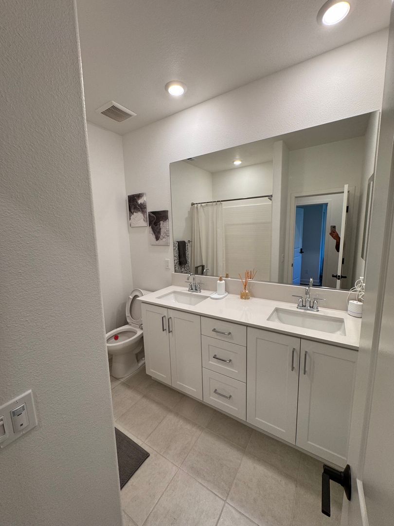 849 Hana Ave Unit 2 - Chula Vista - California - 4 bed, 3 bath rental property