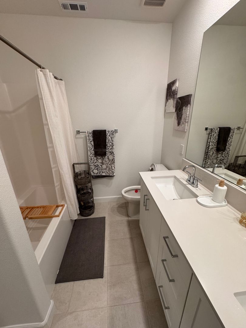 849 Hana Ave Unit 2 - Chula Vista - California - 4 bed, 3 bath rental property