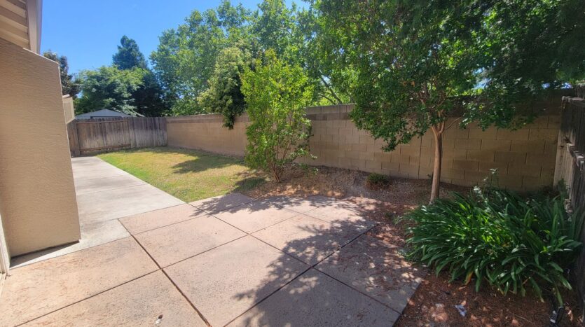 8624 Banton Circle - Elk Grove - California - 3 bed, 2 bath rental property