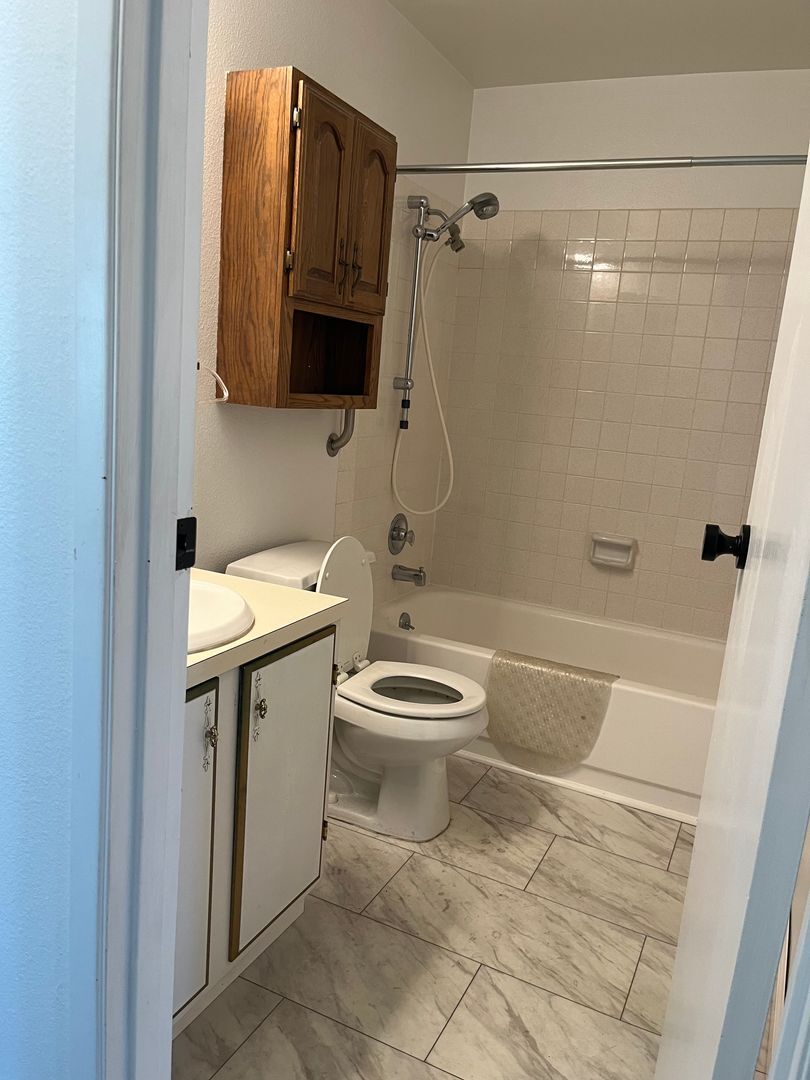 8628 Onyx Dr. Southwest - Unit A - Tacoma - Washington - 2 bed, 2 bath rental property