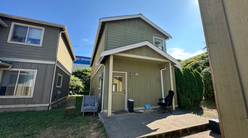 901 Gladstone St. - Bellingham - Washington - 4 bed, 2 bath rental property