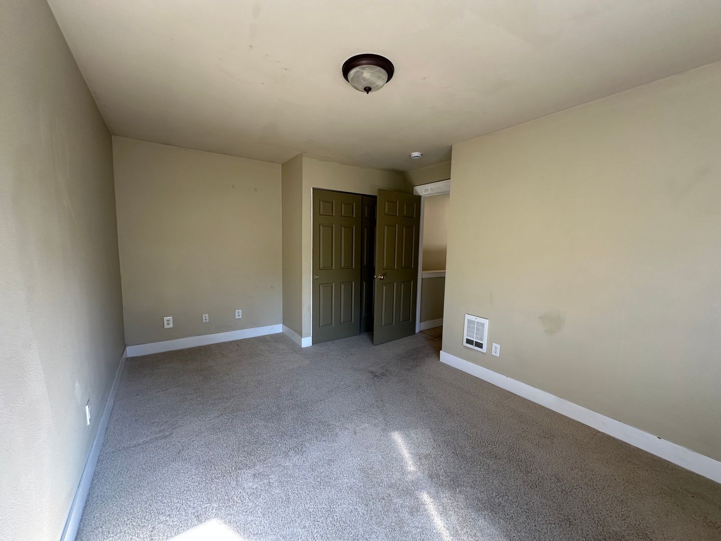 901 Gladstone St. - Bellingham - Washington - 4 bed, 2 bath rental property