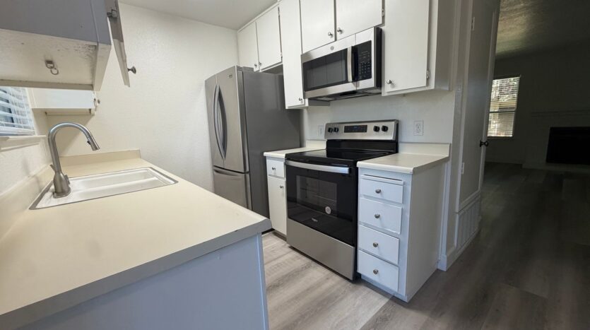9151 Newhall Dr #116 - Sacramento - California - 2 bed, 1 bath rental property