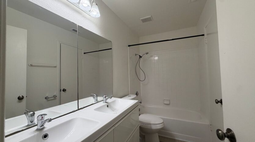 9151 Newhall Dr #116 - Sacramento - California - 2 bed, 1 bath rental property
