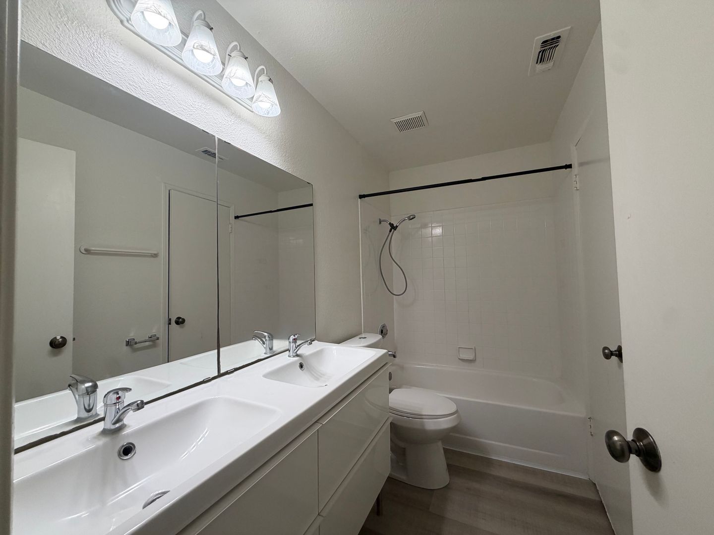 9151 Newhall Dr #116 - Sacramento - California - 2 bed, 1 bath rental property