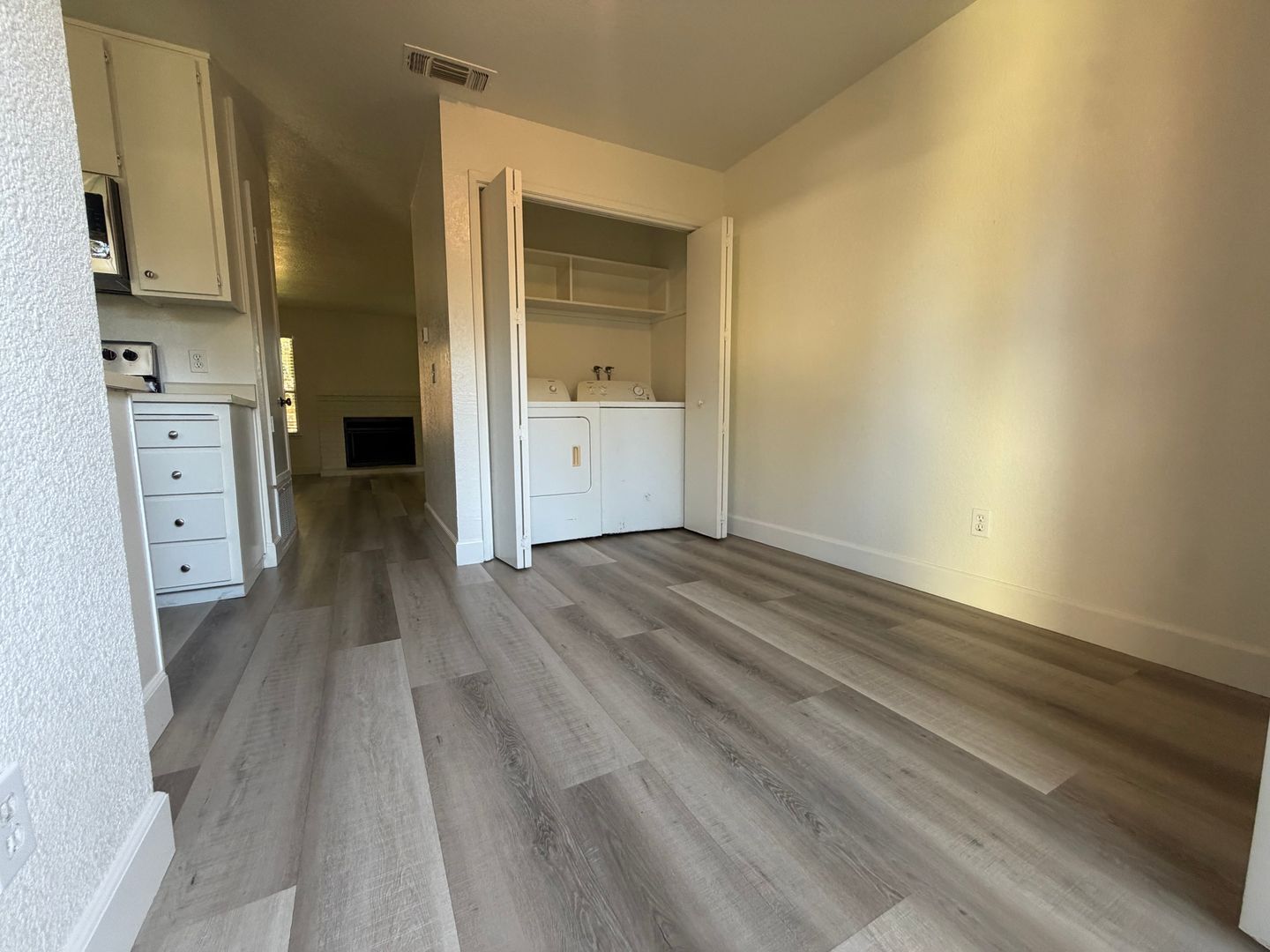 9151 Newhall Dr #116 - Sacramento - California - 2 bed, 1 bath rental property