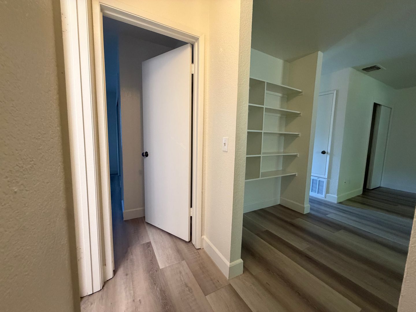9151 Newhall Dr #116 - Sacramento - California - 2 bed, 1 bath rental property