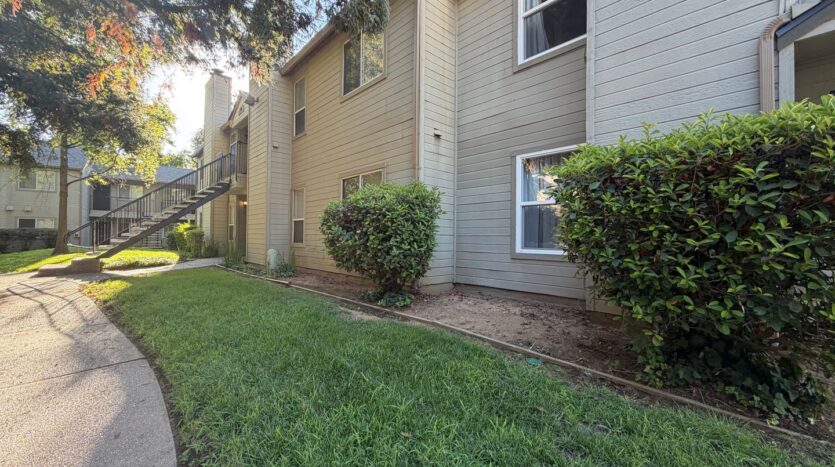 9151 Newhall Dr #116 - Sacramento - California - 2 bed, 1 bath rental property