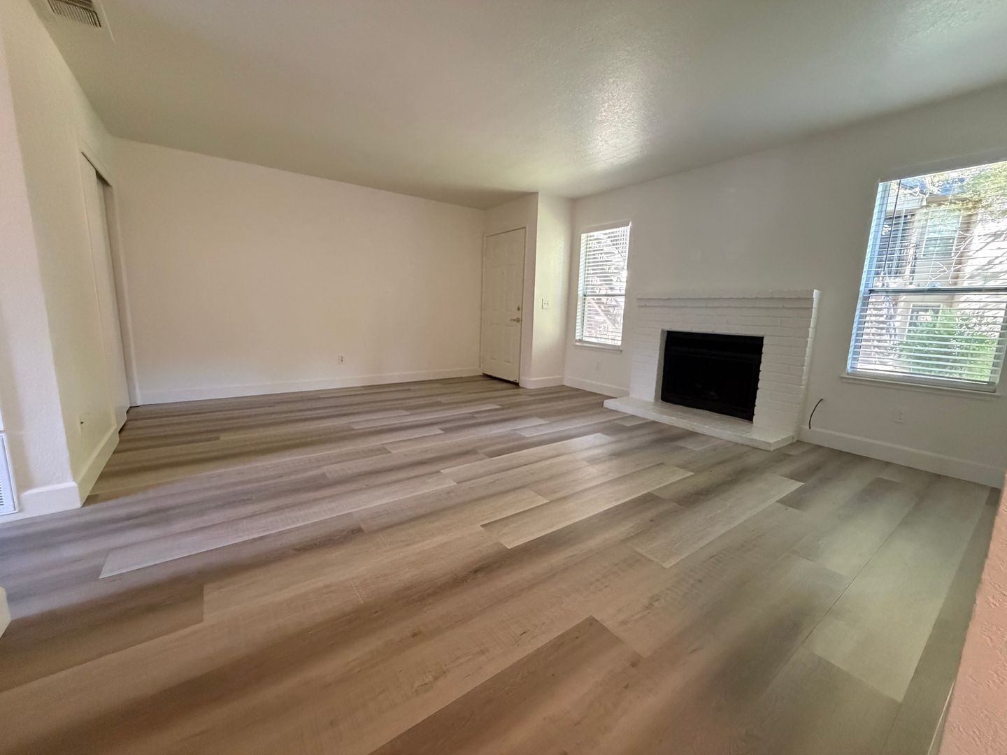 9151 Newhall Dr #116 - Sacramento - California - 2 bed, 1 bath rental property